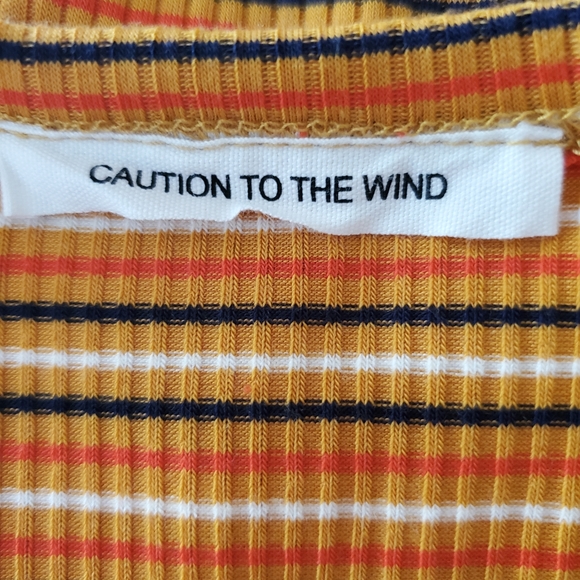 Women's Striped Long Leeve Cropped Shirt - Picture 2 of 3